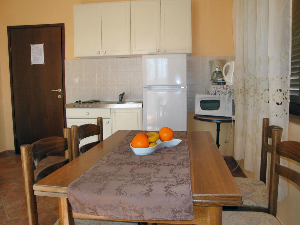 Apartments Vukelic Starigrad Exterior photo