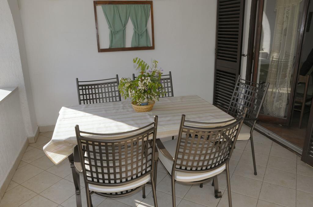 Apartments Vukelic Starigrad Exterior photo